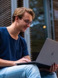 pexels-buro-millennial-1438081