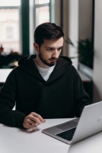 Ventra is hiring a data analyst and provide a hybrid work model