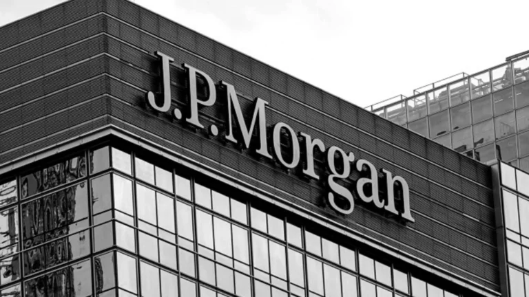 JP Morgan offers a data scientist or analyst role for graduates