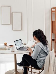 XL Catlin is hiring a entry level data engineer